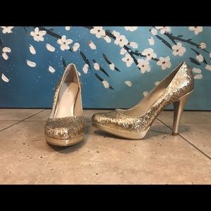 Nine West Gold glitter pumps